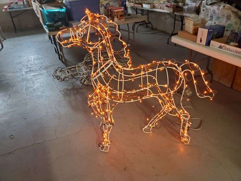 4 FT. TALL LIGHTED OUTDOOR HORSE Isabell Auction