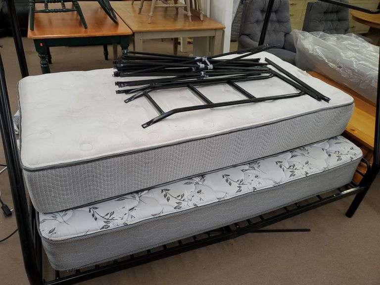 L BUNK BED SET (MISSING HARDWARE FOR TOP RAILS Isabell Auction