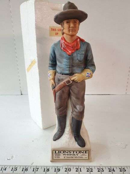 lionstone-calvary-scout-decanter-has-contents-isabell-auction