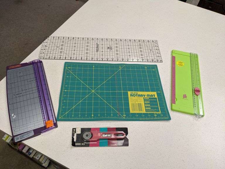 ROTARY MAT, CUTTERS, EASY RULE, ROTARY CUTTER Isabell Auction