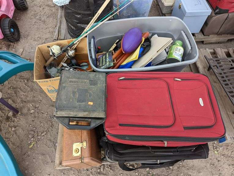 LUGGAGE, ROUTER, FISHING POLES, TIN, WOODEN LEGS, ETC... Isabell Auction