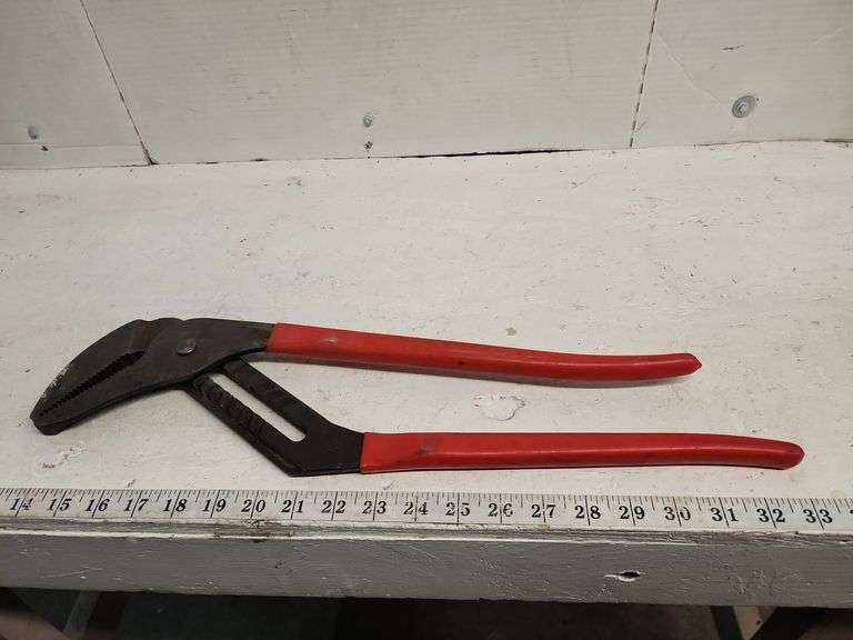 SET OF LARGE ADJUSTABLE PLIERS Isabell Auction