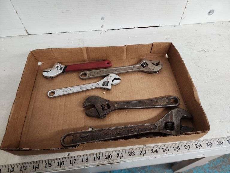ASSORTED ADJUSTABLE WRENCHES Isabell Auction