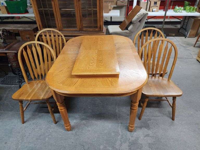 OAK DINING ROOM TABLE & CHAIRS Isabell Auction