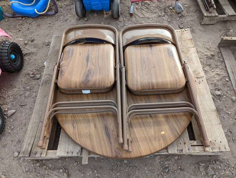 ROUND CARD TABLE & (4) CHAIRS Isabell Auction