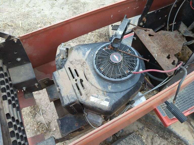 YARD PRO RIDING LAWN TRACTOR WITH MOWER DECK (INOPERABLE...PARTS