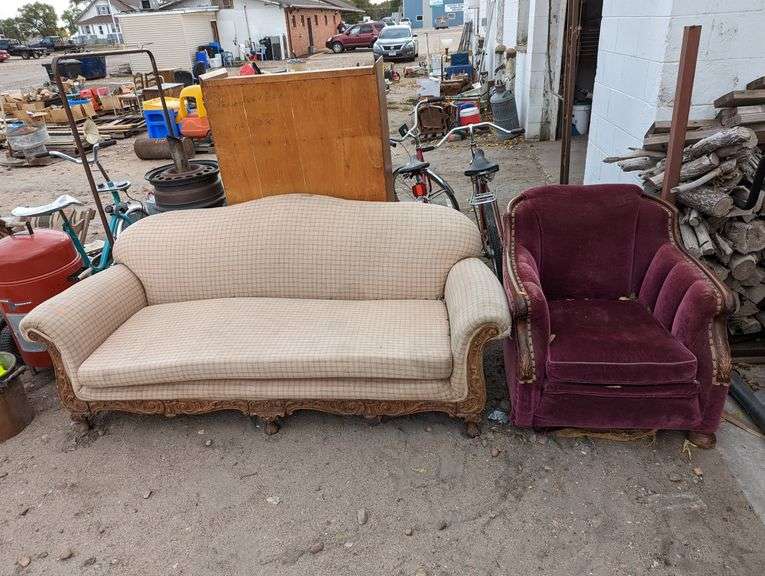 VINTAGE SOFA & ARM CHAIR (UPHOLSTERY PROJECTS) Isabell Auction