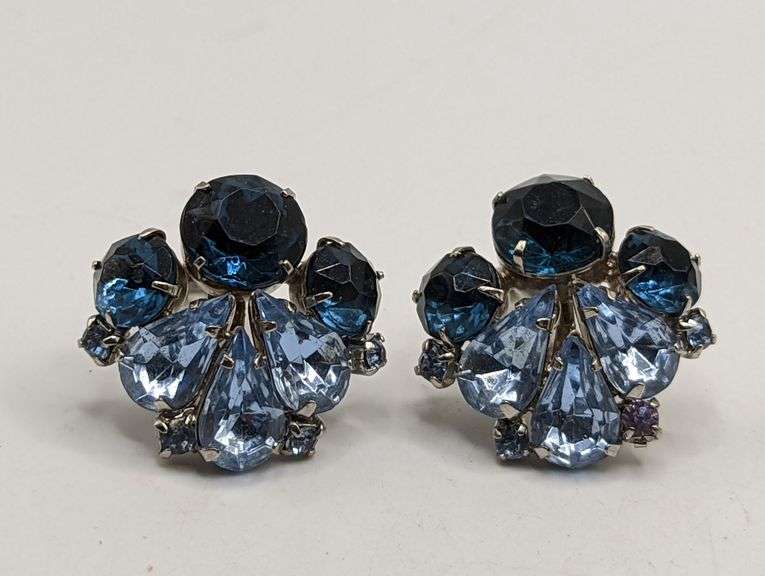 VINTAGE COSTUME EARRINGS SET WITH STONES Isabell Auction