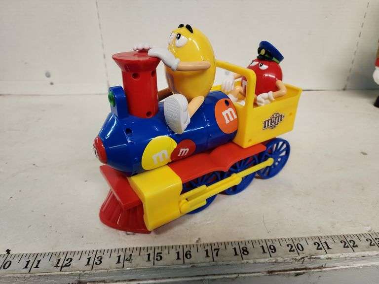 M&M BATTERY OPERATED TRAIN CANDY DISPENSER Isabell Auction