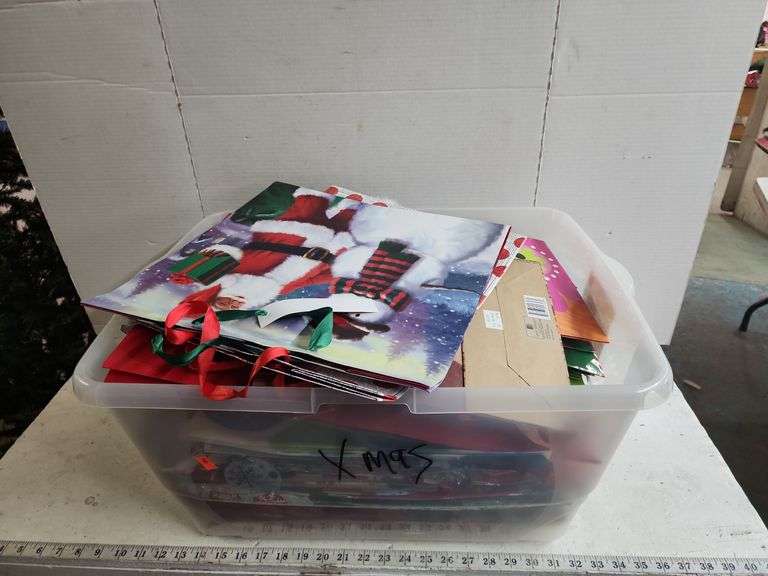 ASSORTED GIFT BAGS Isabell Auction