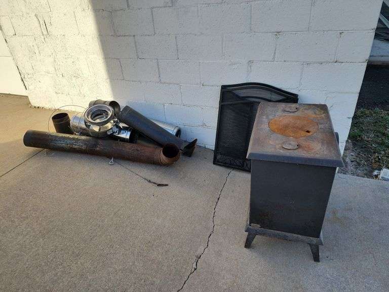 (OUT) WOOD BURNING STOVE & PIPE Isabell Auction