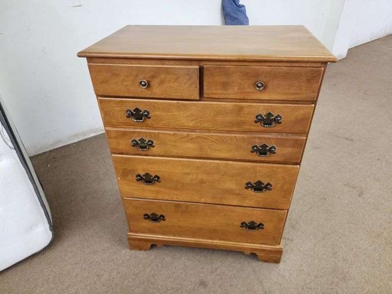 6 DRAWER CHEST OF DRAWERS 32 X 41 IN Isabell Auction