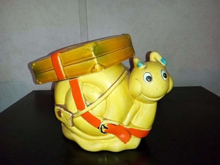 SNAIL COOKIE JAR Isabell Auction
