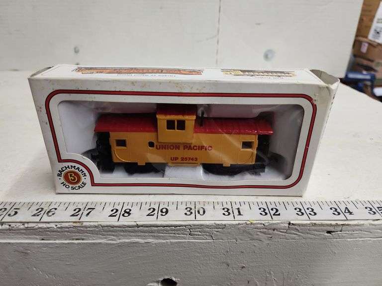 HO SCALE TRAIN CAR Isabell Auction