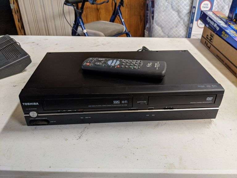 TOSHIBA DVD/VHS PLAYER WITH REMOTE Isabell Auction