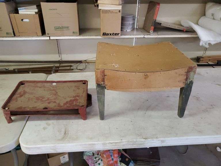 VINTAGE FOOTSTOOL & METAL TABLE TOP POOL TABLE Isabell Auction