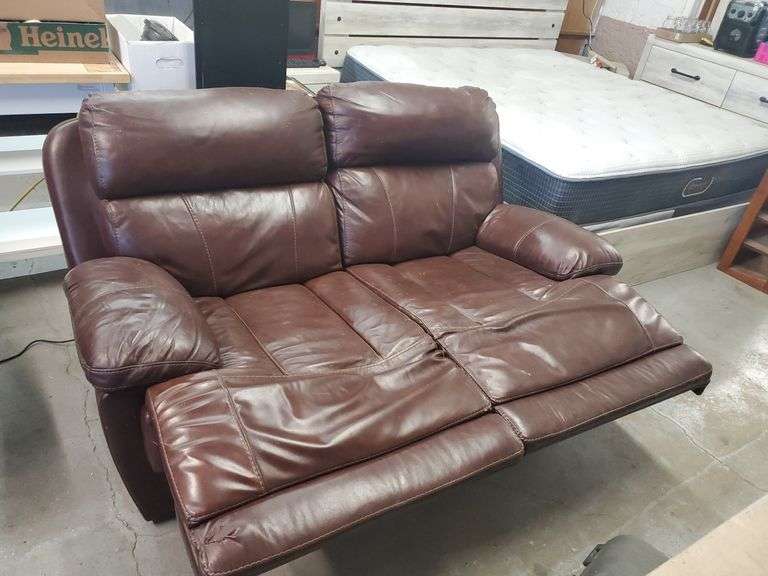 POWER RECLINING LOVESEAT Isabell Auction