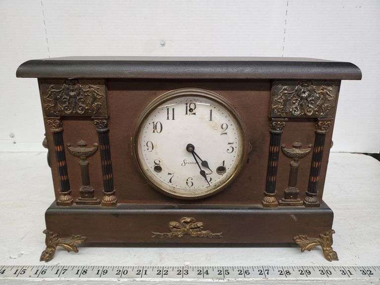 CLOCK & COOKIE JAR COLLECTION AUCTION