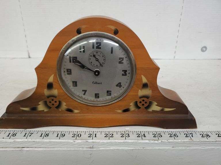 13 IN. WIDE GILBERT WIND UP CLOCK (NOT WORKING) Isabell Auction