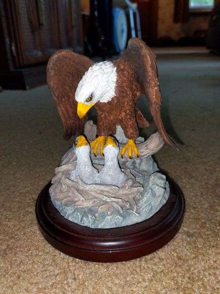 6-IN. TALL EAGLE FIGURE - Isabell Auction