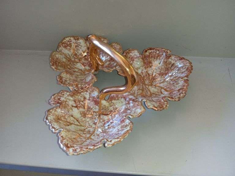 VINTAGE 3SECTIONED HANDLED CANDY DISH Isabell Auction