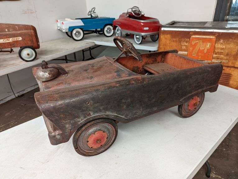 PEDAL CAR WITH BELL Isabell Auction