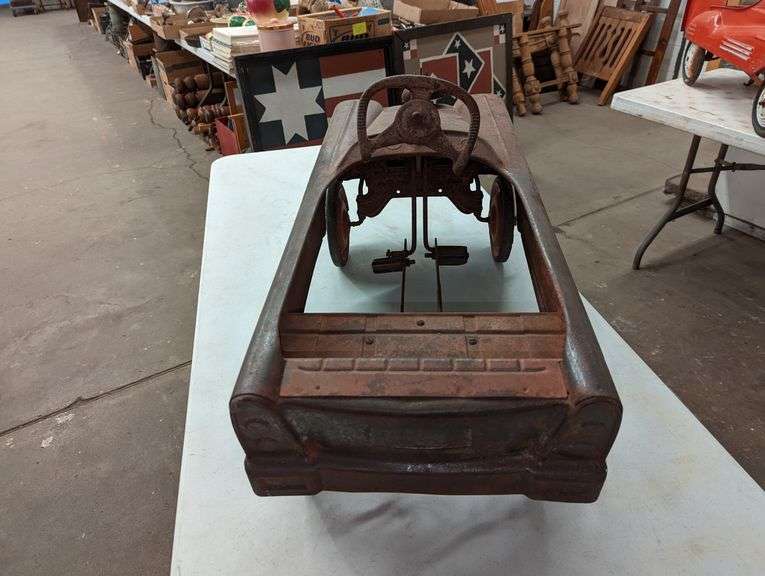 PEDAL CAR WITH BELL Isabell Auction