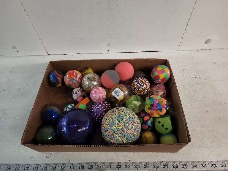 ASSORTED BOUNCY BALLS Isabell Auction