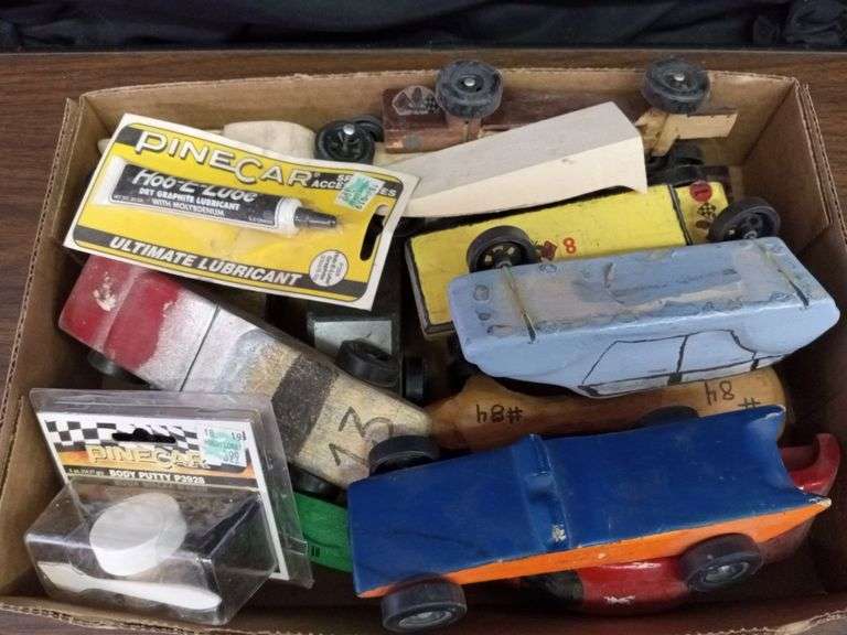 ASST'D PINE WOOD DERBY CARS, HOBELUBE, AND PUTTY Isabell Auction