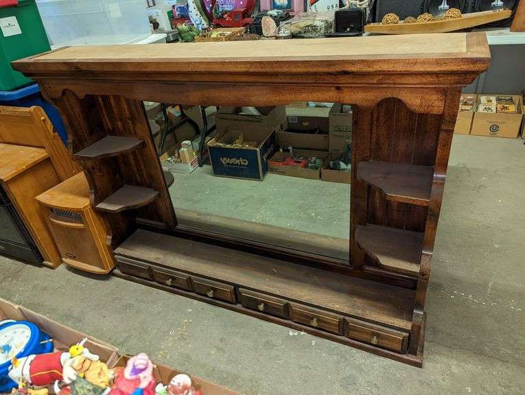 62IN. WIDE HUTCH MIRROR Isabell Auction