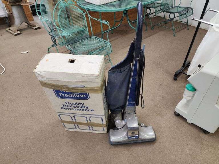 KIRBY VACUUM & ATTACHMENTS Isabell Auction