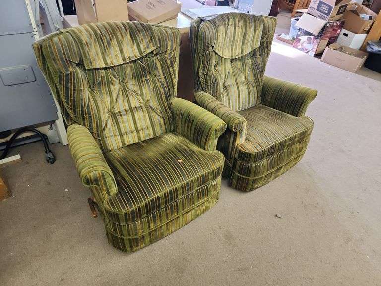PAIR OF ROCKER RECLINERS Isabell Auction