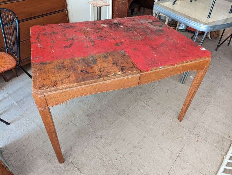 VINTAGE WOOD KITCHEN TABLE Isabell Auction