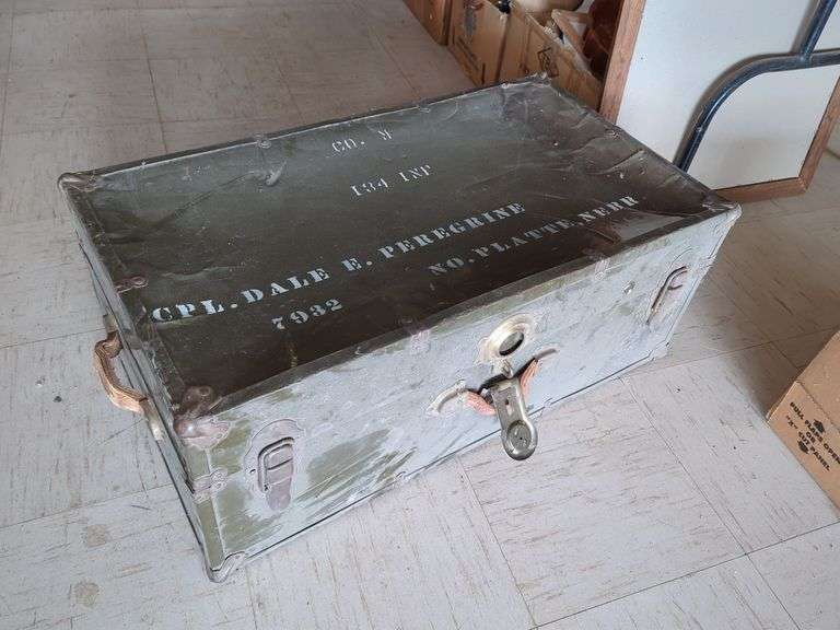 VINTAGE MILITARY FOOTLOCKER STYLE TRUNK Isabell Auction