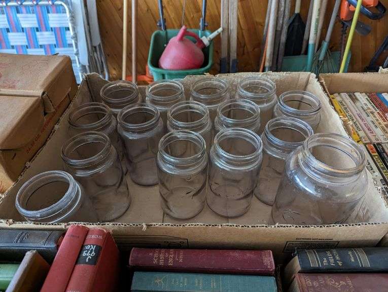 LOT OF ASSORTED VINTAGE GLASS JARS (TURNING PURPLE) Isabell Auction