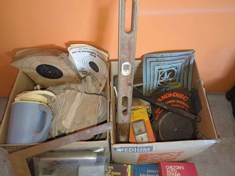 WIND SPINNER, LEVEL, CHILTON MANUALS, TIMING LIGHT, SQUARE, GLOVES