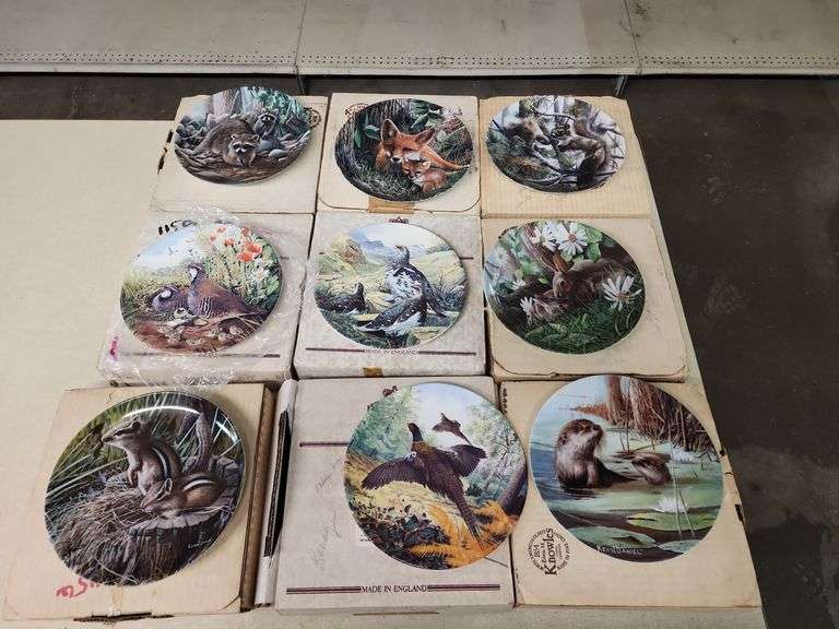 9 CT. WILDLIFE COLLECTOR PLATES Isabell Auction