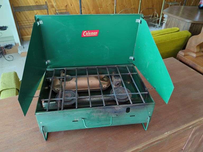 VINTAGE COLEMAN CAMP STOVE Isabell Auction