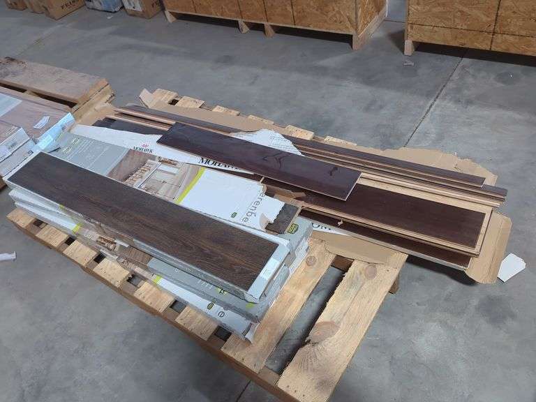 (6) 18.24SQ. FT. BOXES URBAN OAK VINYL CLICK FLOORING (APROX. 109SQ