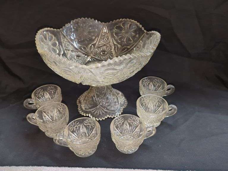 VINTAGE GLASS PEDESTAL PUNCH BOWL & (6) CUPS Isabell Auction