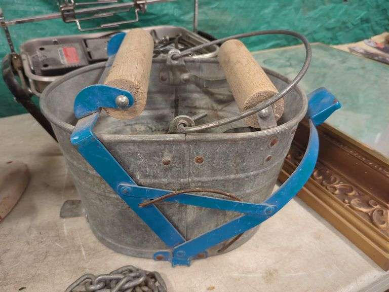GALVANIZED STEP-ON WRINGER MOP BUCKET - Isabell Auction