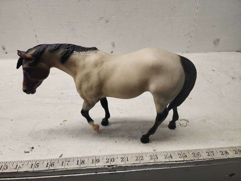 BREYER HORSE Isabell Auction