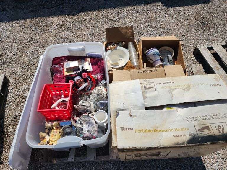 (OUT) TOTE WITH LID, GLASSWARE, HEATER, HOLIDAY DECOR, ETC Isabell