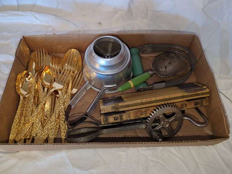 VINTAGE KITCHEN UTENSILS, FLATWARE, FOLDING TAPE MEASURES Isabell Auction