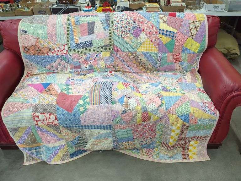 VINTAGE HANDTIED QUILT Isabell Auction