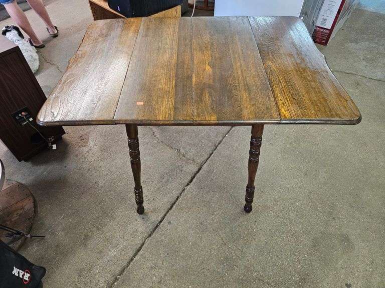 VINTAGE DROP LEAF TABLE - Isabell Auction