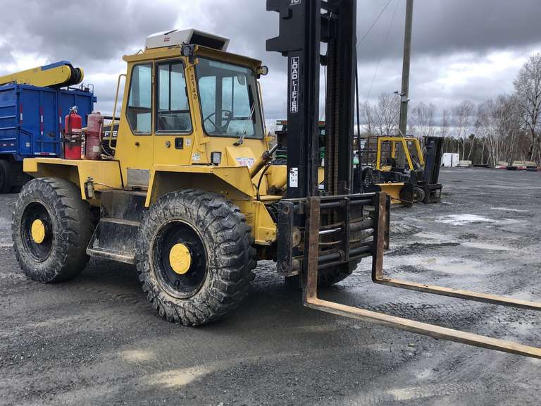Load Lifter 4400 All Terrain Lift Truck 4x4 Jardine Auctioneers