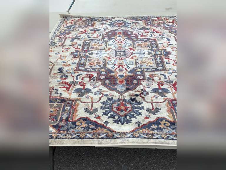 Henley Area Rug 5’3x7’ Jardine Auctioneers