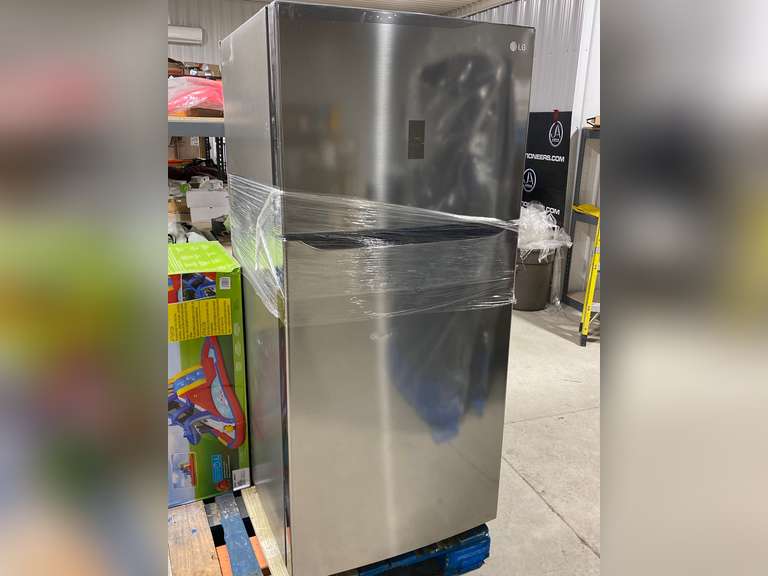 LG Refrigerator Stainless (dent in door) Jardine Auctioneers
