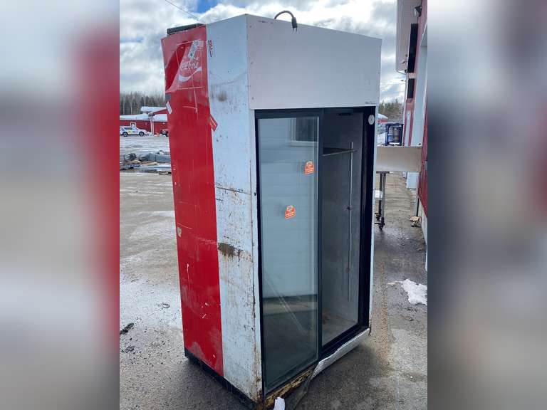 Vintage Coke Cooler (has damage and bad smell) Jardine Auctioneers